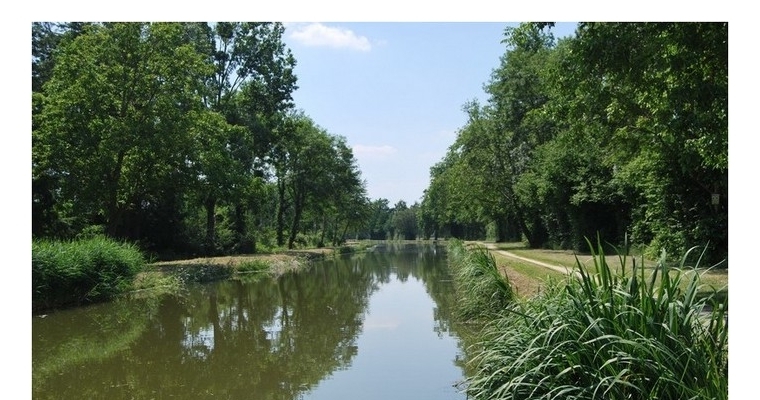 PRESNOY est traversée par le canal d'ORLEANS 